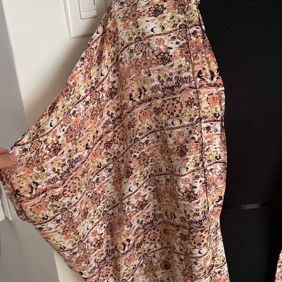 Victoria’s Secret Beach Coverup Set - Picture 9 of 10